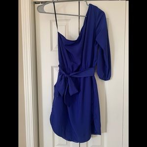 BCBG one shoulder tie dress. Worn twice. Cool and comfortable. Size x small.